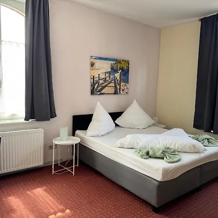 Hotel-Restaurant Christine Lübz Extérieur photo